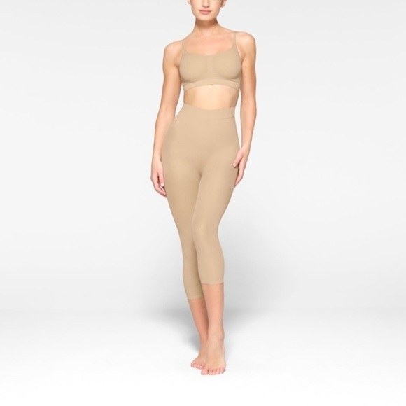SKIMS SCULPTING LEGGING BELOW THE KNEE/ CLAY - Picture 1 of 5
